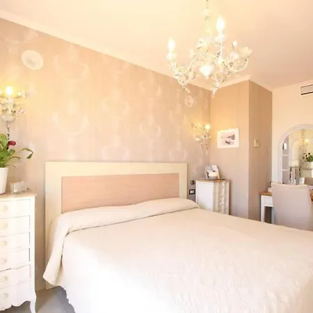 Attractive Modern Stylish Townhouse With Garden Nyaraló Estepona