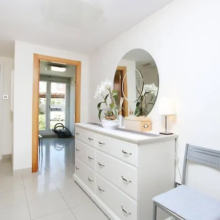 Attractive Modern Stylish Townhouse With Garden Holiday home *