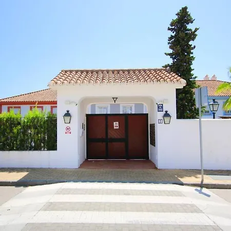 Attractive Modern Stylish Townhouse With Garden Holiday home