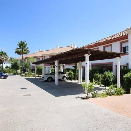 Attractive Modern Stylish Townhouse With Garden *